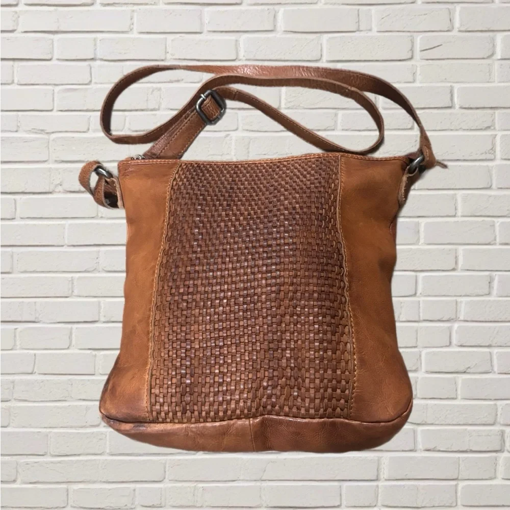 Valenca Holland Minimalist Leather Woven Crossbody Bag 11x10 Adjustable Strap - Picture 4 of 9